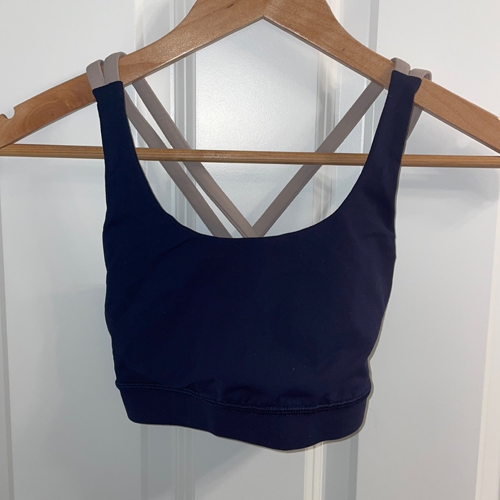 Lululemon energy bra. Size 4. Bra pads NOT included.